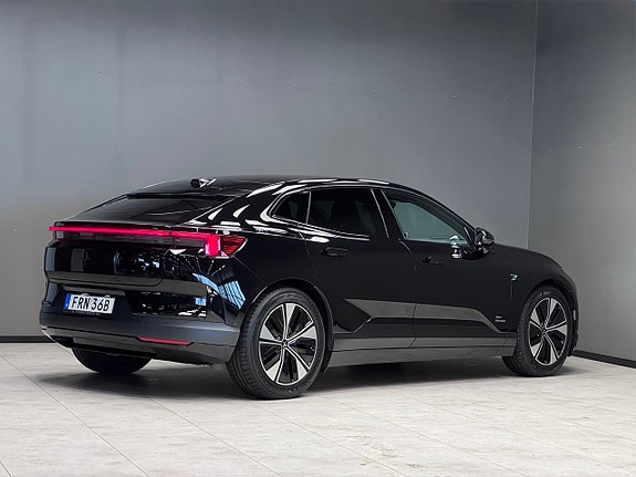 Polestar 4 2 of 27