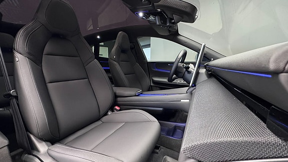 Polestar 4 10 of 27