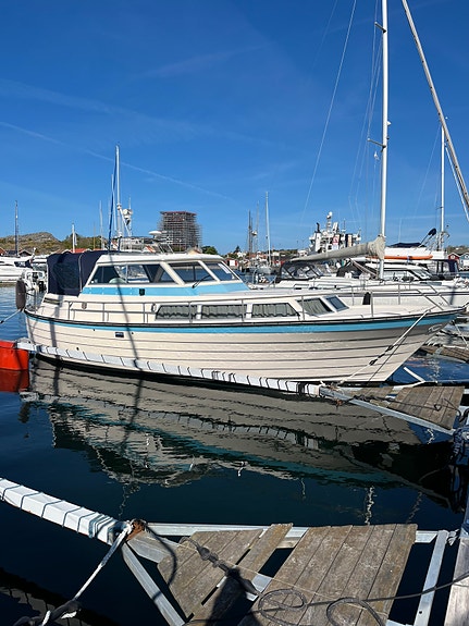 Marex 32 Friendship 2 of 20