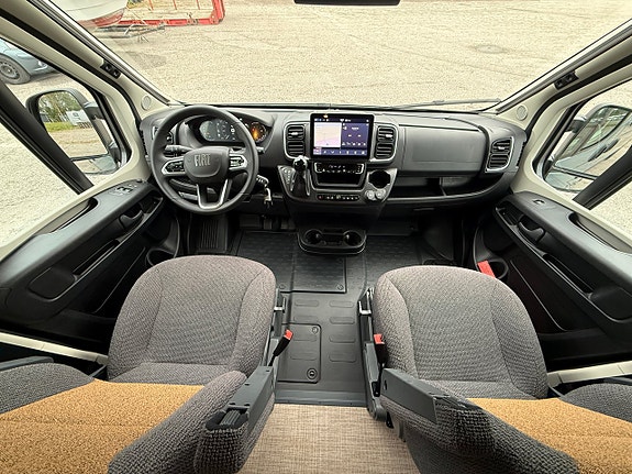 Hymer Redwood 600 Explorer 10 of 27