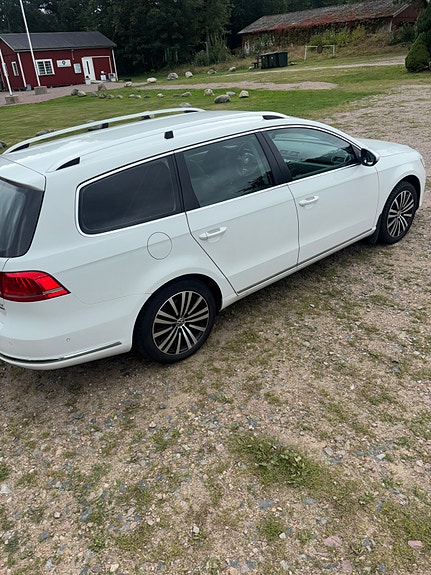 Volkswagen Passat 4 of 15