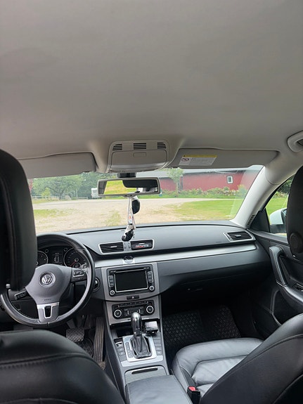 Volkswagen Passat 14 of 15