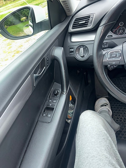 Volkswagen Passat 10 of 15