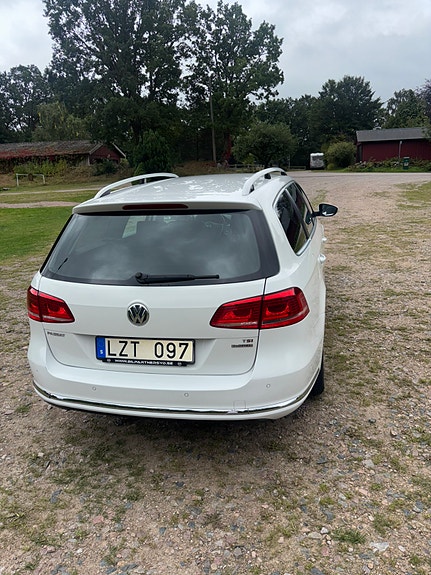 Volkswagen Passat 6 of 15