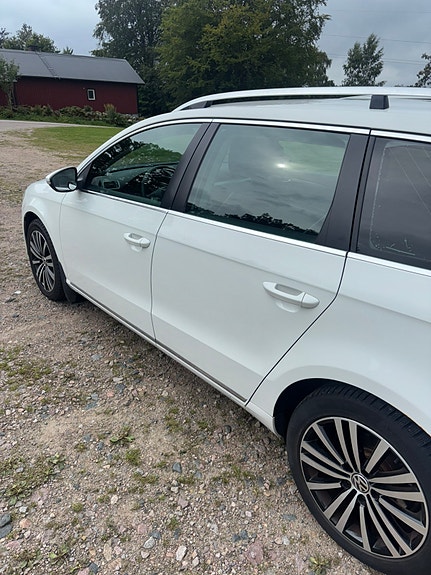 Volkswagen Passat 5 of 15