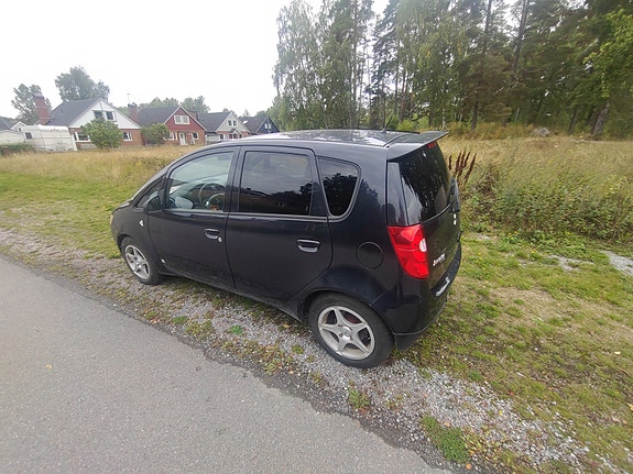 Mitsubishi Colt 3 of 6