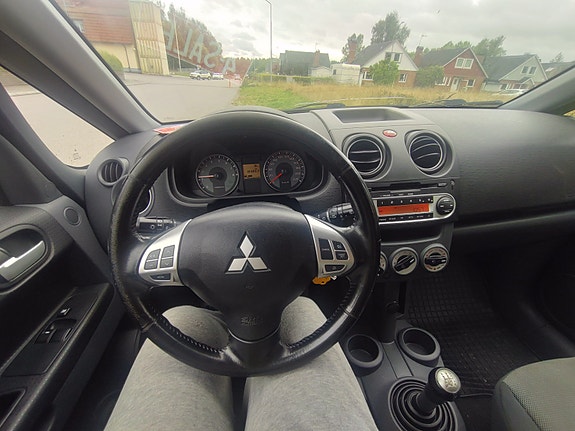 Mitsubishi Colt 5 of 6