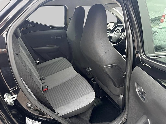 Toyota Aygo 8 of 14