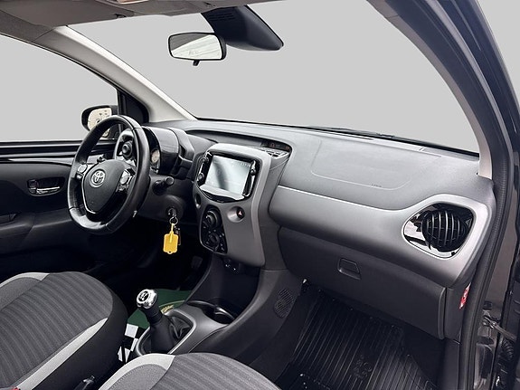 Toyota Aygo 7 of 14