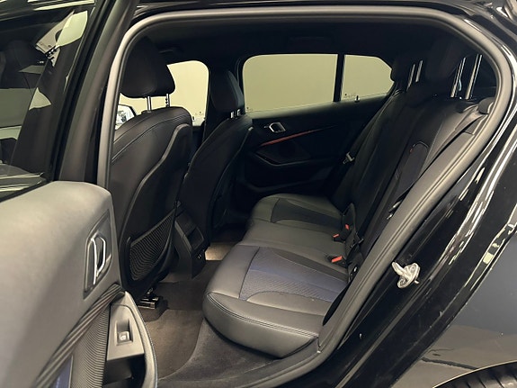 BMW 118i 10 of 23