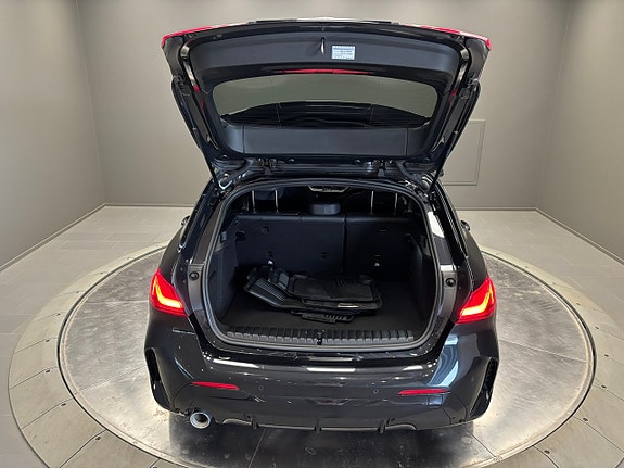 BMW 118i 9 of 23