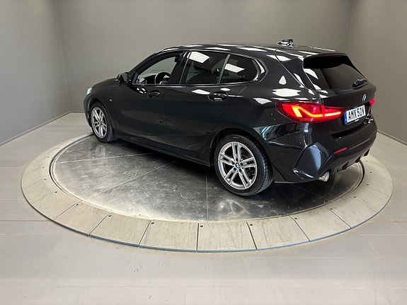 BMW 118i 3 of 23