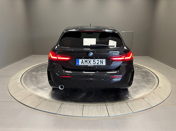 BMW 118i 4 of 23