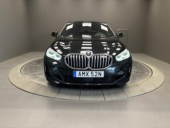 BMW 118i 8 of 23