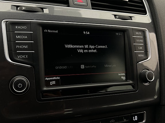 Volkswagen Golf Alltrack 21 of 30
