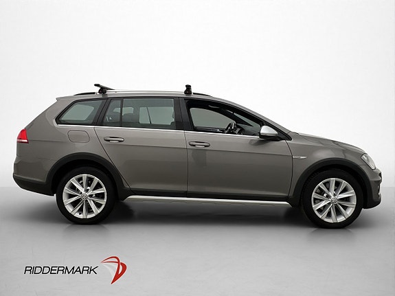 Volkswagen Golf Alltrack 9 of 30