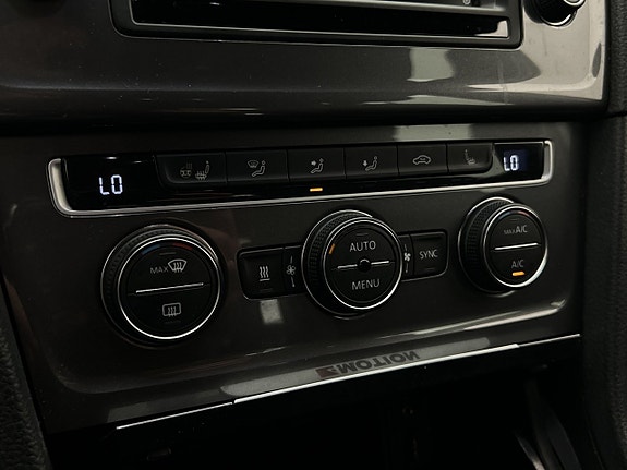 Volkswagen Golf Alltrack 22 of 30
