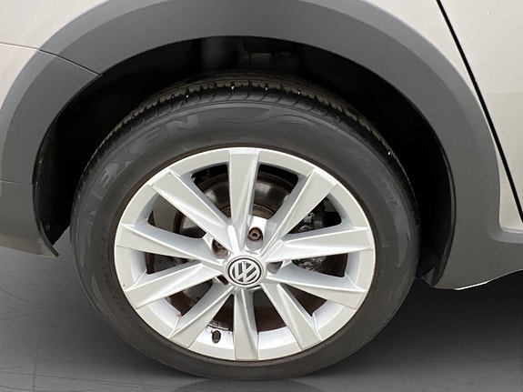 Volkswagen Golf Alltrack 29 of 30