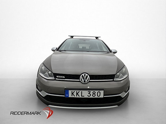 Volkswagen Golf Alltrack 2 of 30