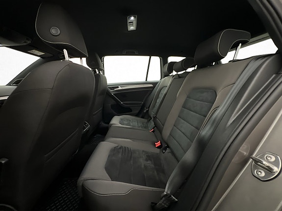 Volkswagen Golf Alltrack 26 of 30