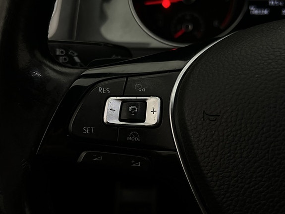 Volkswagen Golf Alltrack 17 of 30