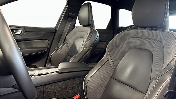 Volvo XC60 8 of 24