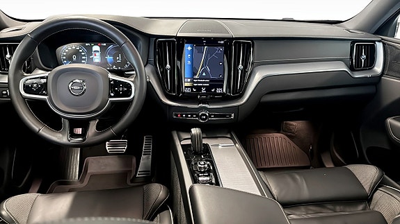 Volvo XC60 11 of 24
