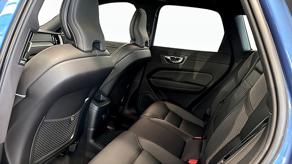 Volvo XC60 13 of 24