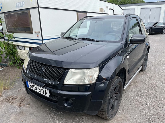 Suzuki Grand Vitara 3 of 4