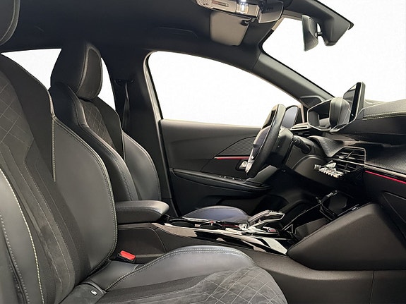 Peugeot e-208 30 of 30