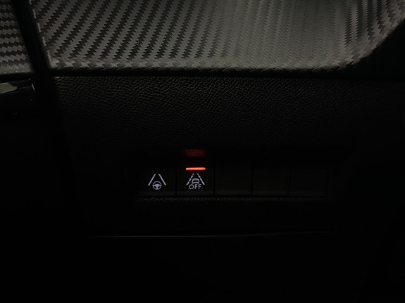 Peugeot e-208 15 of 30