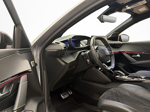 Peugeot e-208 11 of 30