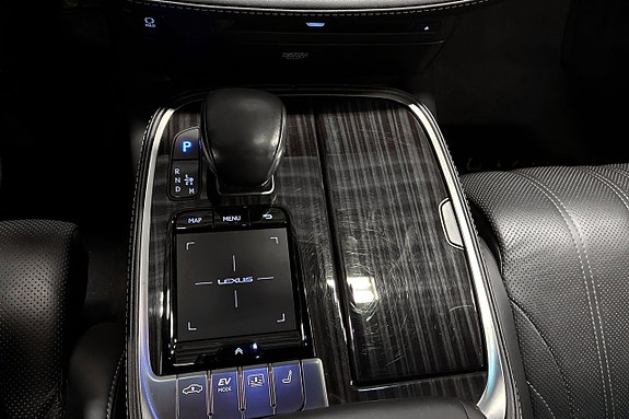 Lexus LS500h 21 of 24
