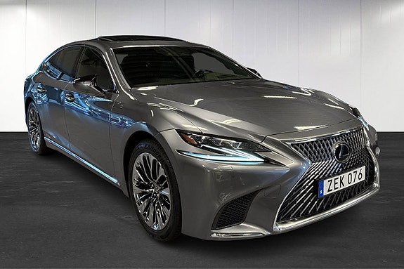 Lexus LS500h 2 of 24