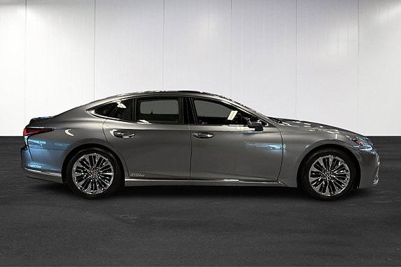 Lexus LS500h 8 of 24