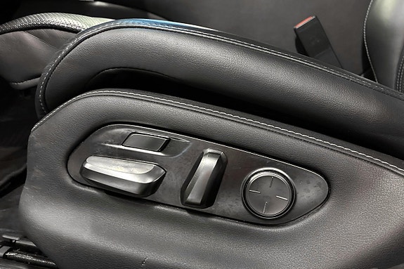 Lexus LS500h 24 of 24