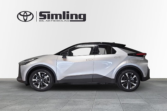 Toyota C-HR 3 of 13