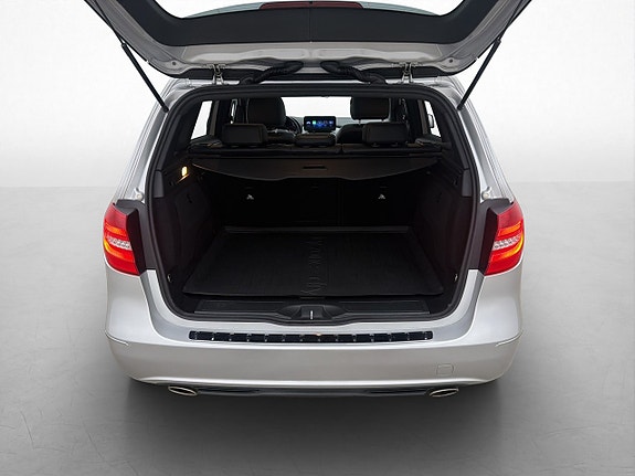 Mercedes-Benz B200 28 of 30