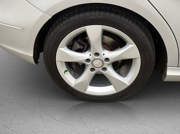 Mercedes-Benz B200 29 of 30