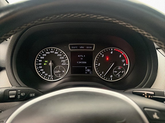 Mercedes-Benz B200 16 of 30