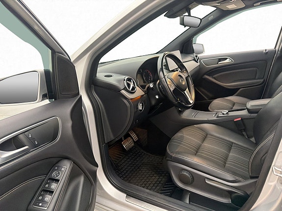 Mercedes-Benz B200 10 of 30