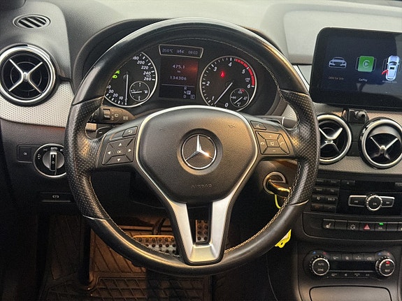 Mercedes-Benz B200 12 of 30