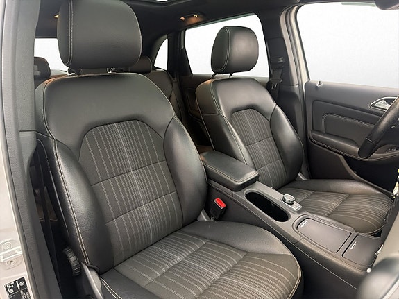 Mercedes-Benz B200 25 of 30