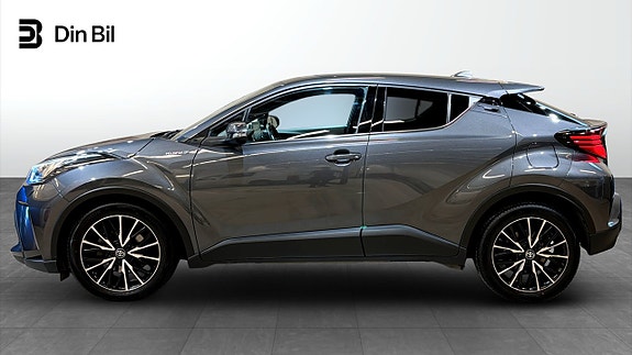 Toyota C-HR 2 of 19