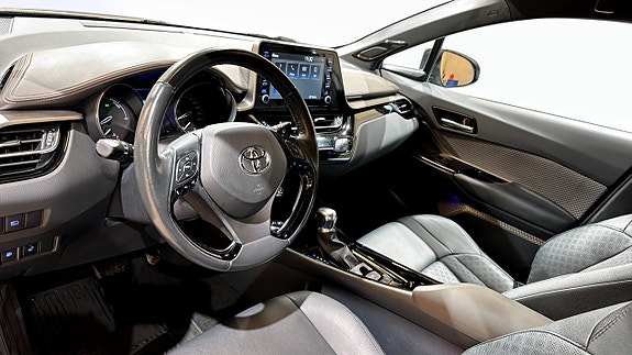 Toyota C-HR 7 of 19