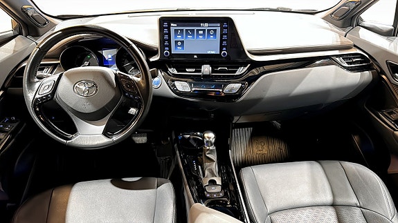 Toyota C-HR 10 of 19