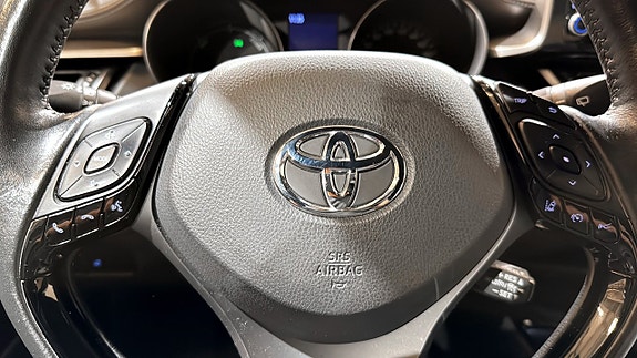 Toyota C-HR 16 of 19
