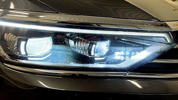 Volkswagen Passat 14 of 25