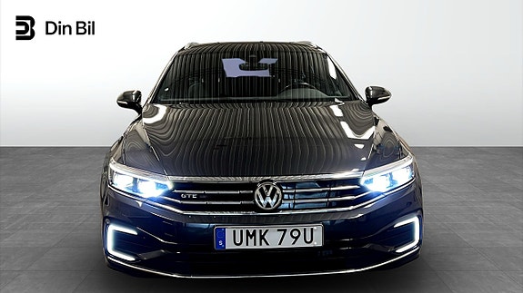 Volkswagen Passat 4 of 25