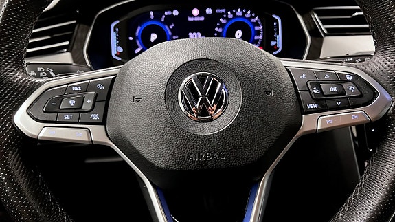 Volkswagen Passat 20 of 25